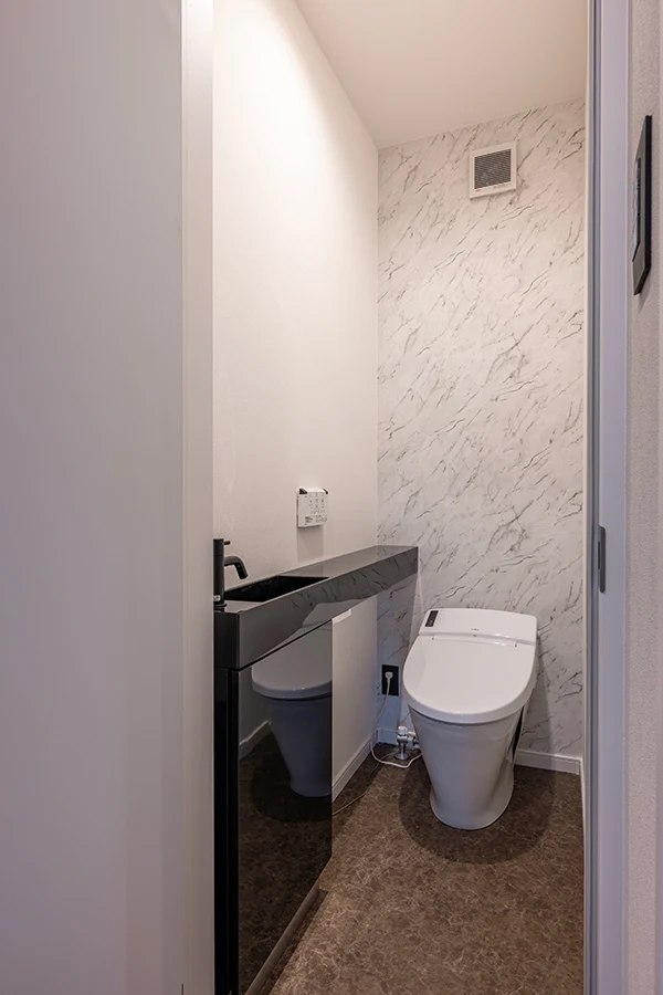 7ARC（セブンアーク）の施工実績｜東大阪市に建てた注文住宅のトイレ