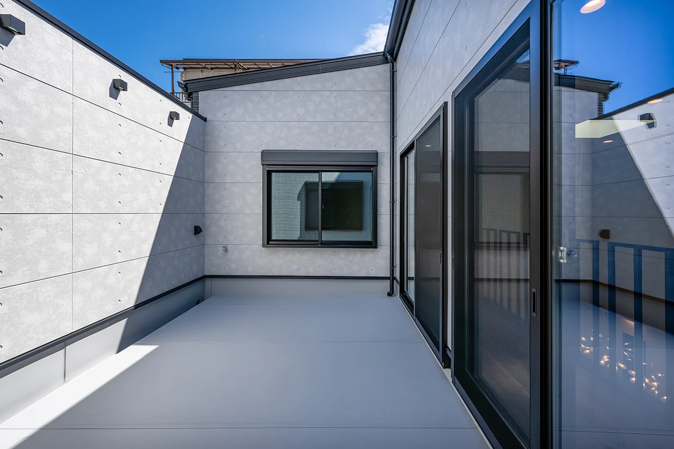 7ARC（セブンアーク）の施工実績｜大阪市大正区に建てた注文住宅のバルコニー