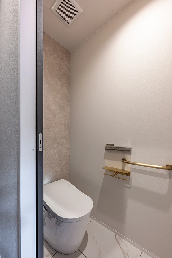 7ARC（セブンアーク）の施工実績｜大阪市大正区に建てた注文住宅のトイレ