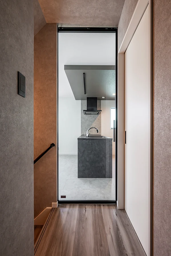 7ARC（セブンアーク）の施工実績｜大阪府寝屋川市に建てた注文住宅の廊下