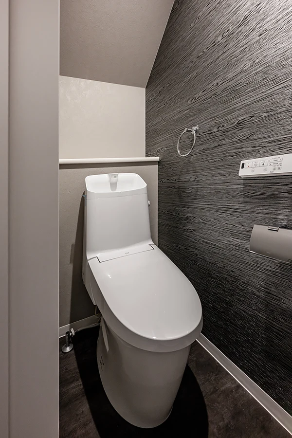 7ARC（セブンアーク）の施工実績｜大阪府寝屋川市に建てた注文住宅のトイレ