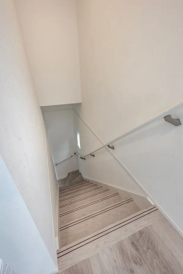 大阪市平野区の新築注文住宅　廊下｜7ARC施工事例