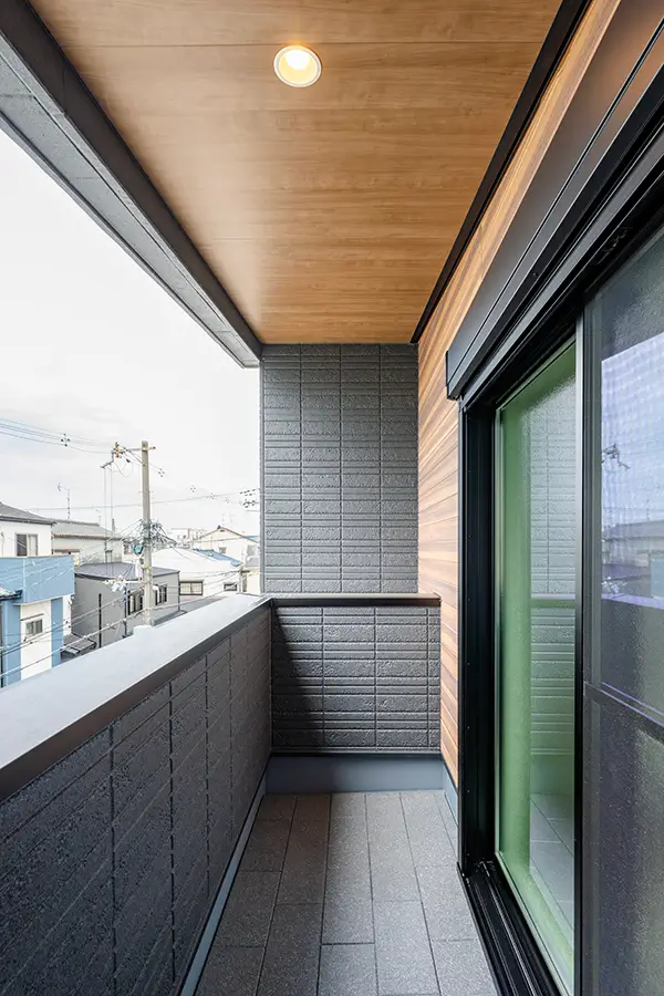 東大阪市の新築注文住宅　バルコニー｜7ARC施工事例