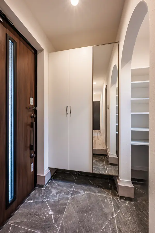 東大阪市の新築注文住宅　玄関｜7ARC施工事例