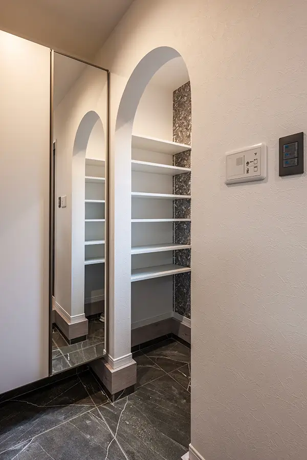 東大阪市の新築注文住宅　玄関｜7ARC施工事例