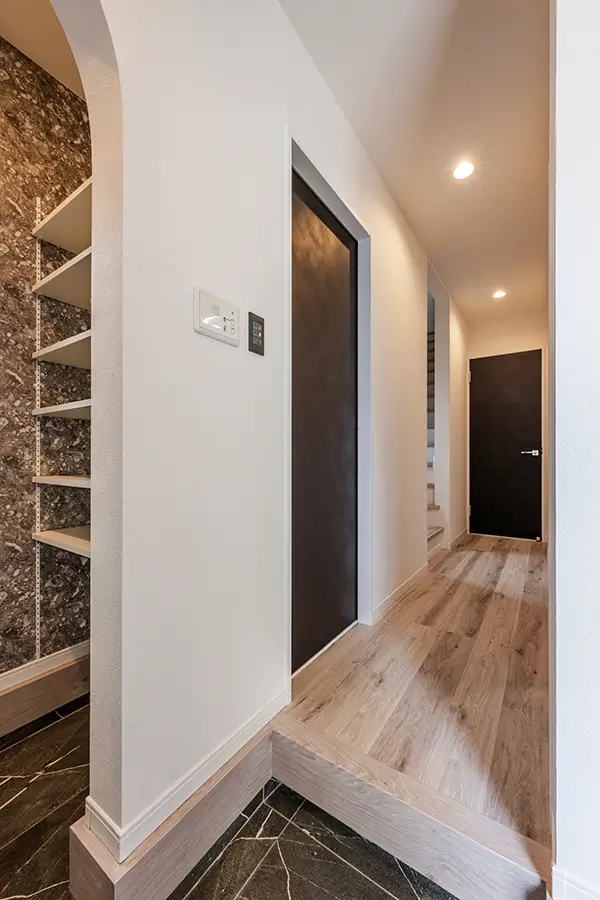 東大阪市の新築注文住宅　玄関｜7ARC施工事例