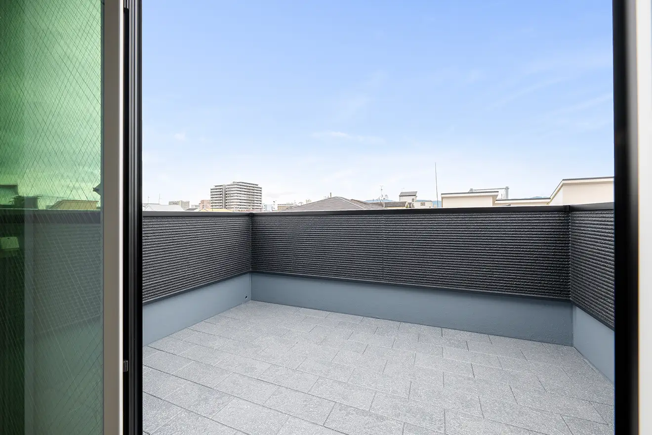 東大阪市の新築注文住宅　バルコニー｜7ARC施工事例
