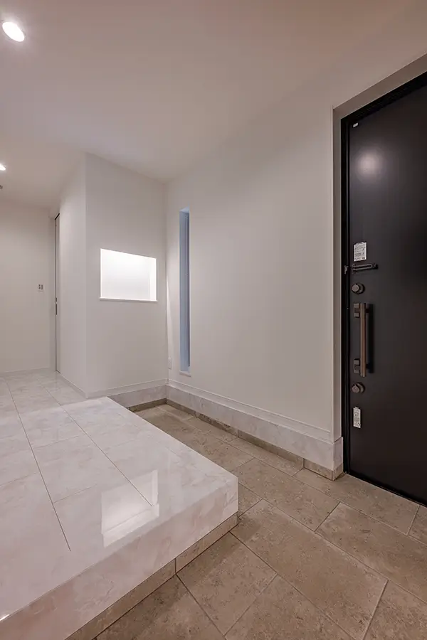 東大阪市の新築注文住宅　玄関｜7ARC施工事例