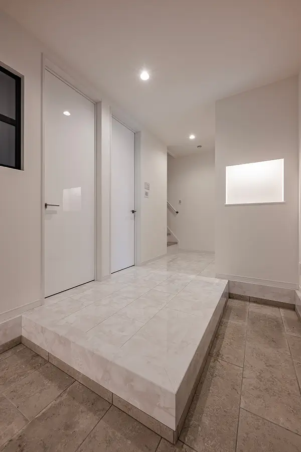 東大阪市の新築注文住宅　玄関｜7ARC施工事例