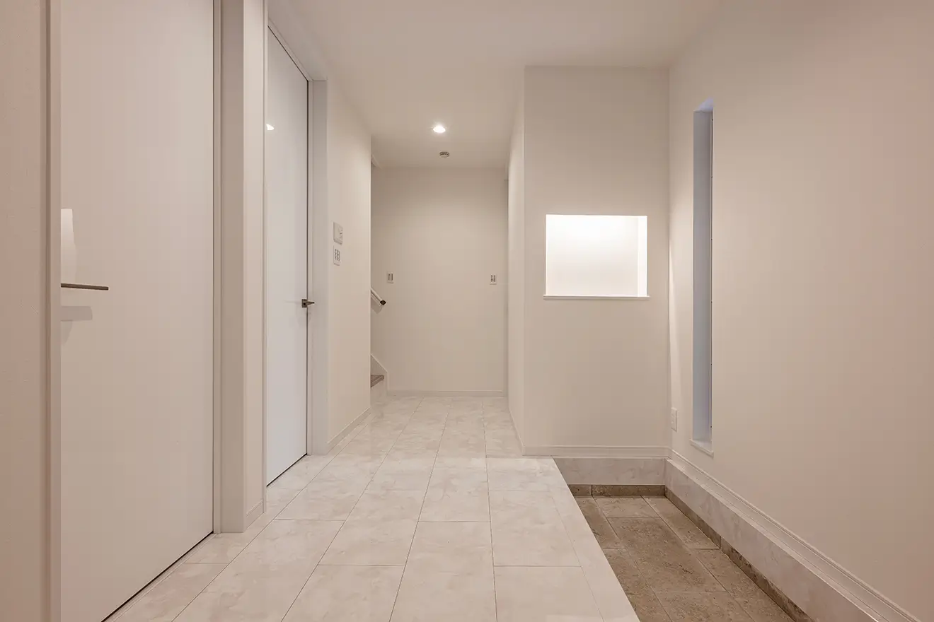 東大阪市の新築注文住宅　玄関｜7ARC施工事例