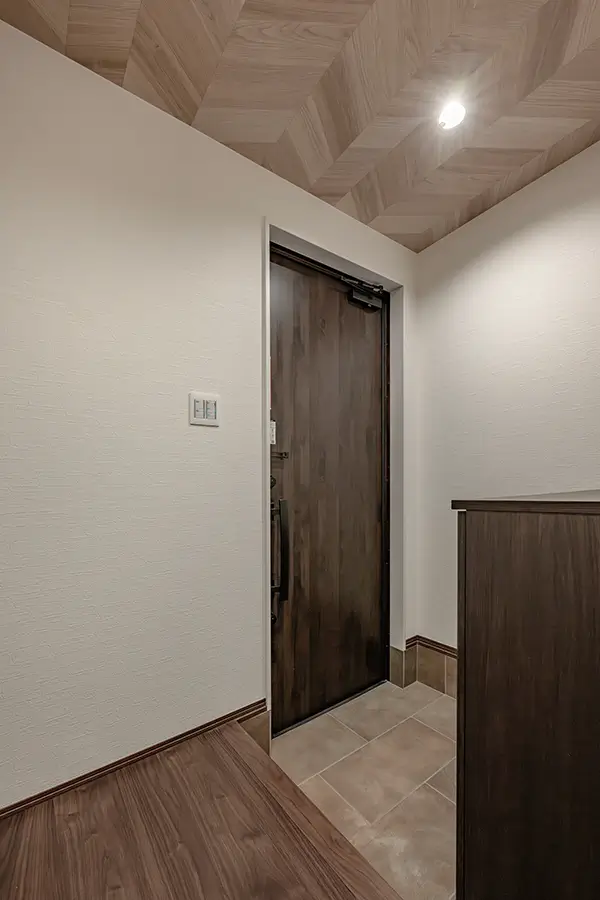 東大阪市の新築注文住宅　玄関｜7ARC施工事例