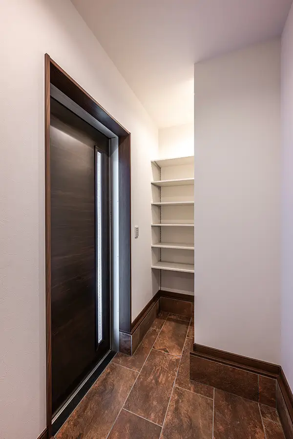 東大阪市の新築注文住宅　玄関｜7ARC施工事例