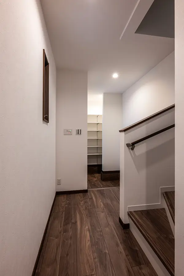 東大阪市の新築注文住宅　玄関｜7ARC施工事例