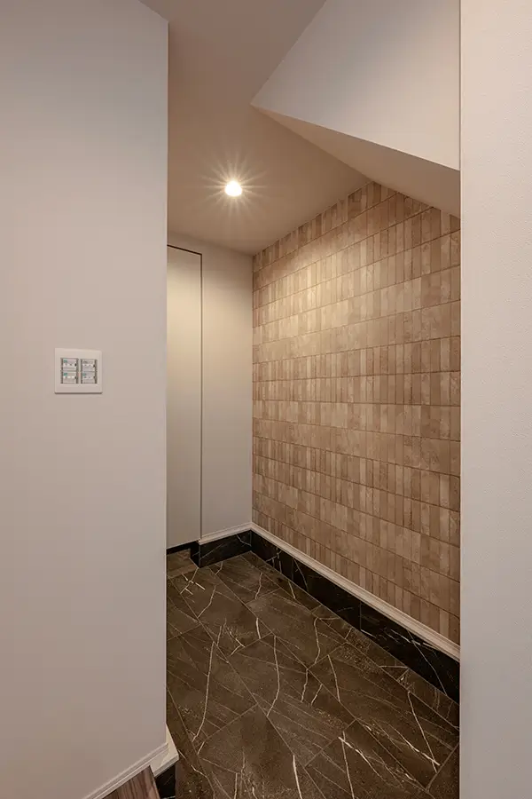 大阪市港区の新築注文住宅　玄関｜7ARC施工事例