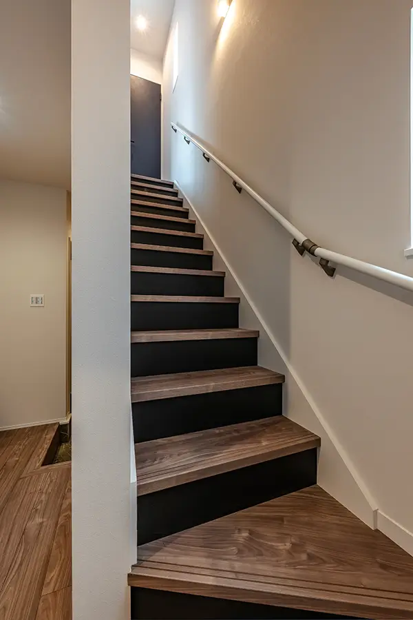 大阪市港区の新築注文住宅　廊下｜7ARC施工事例