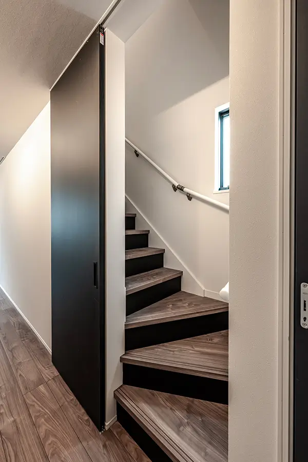 大阪市港区の新築注文住宅　廊下｜7ARC施工事例