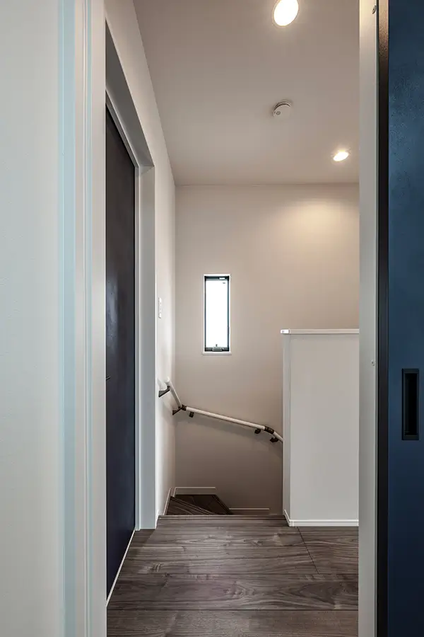 大阪市港区の新築注文住宅　廊下｜7ARC施工事例