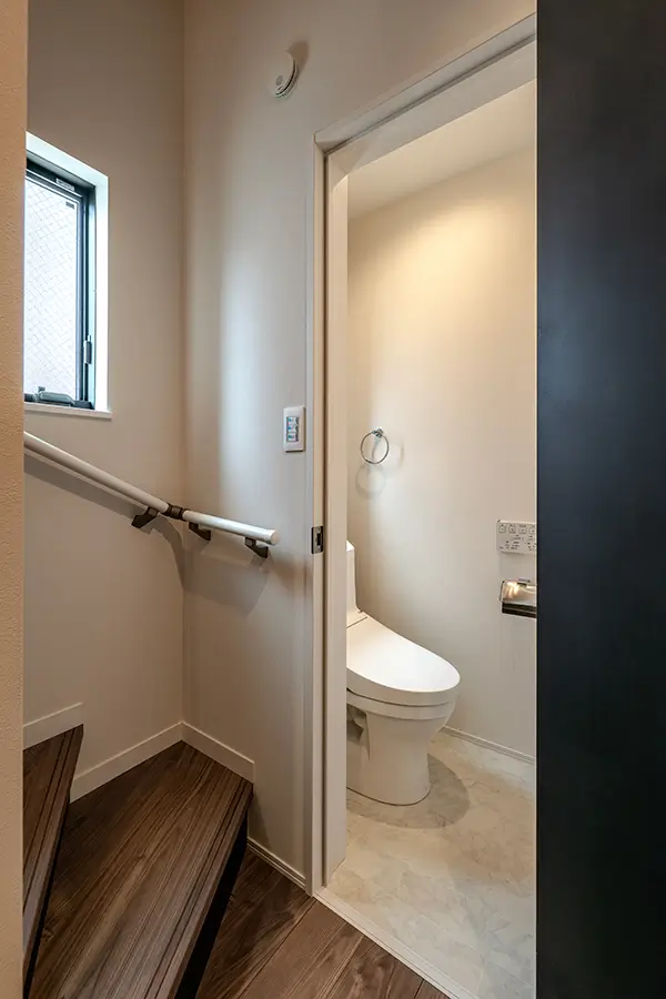 大阪市港区の新築注文住宅　トイレ｜7ARC施工事例