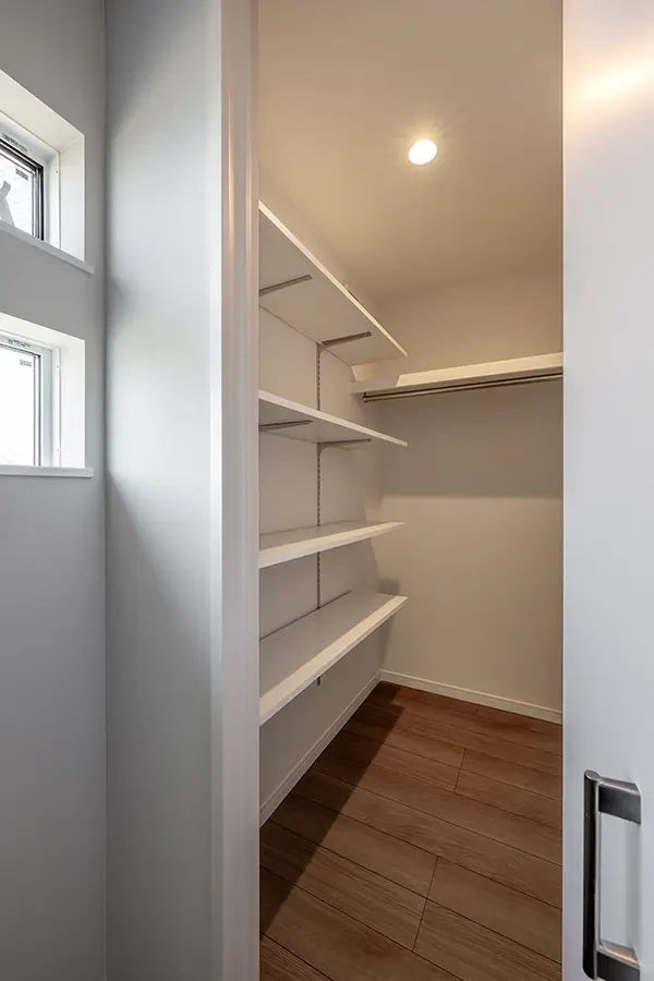 東大阪市の新築注文住宅　クローゼット｜7ARC施工事例