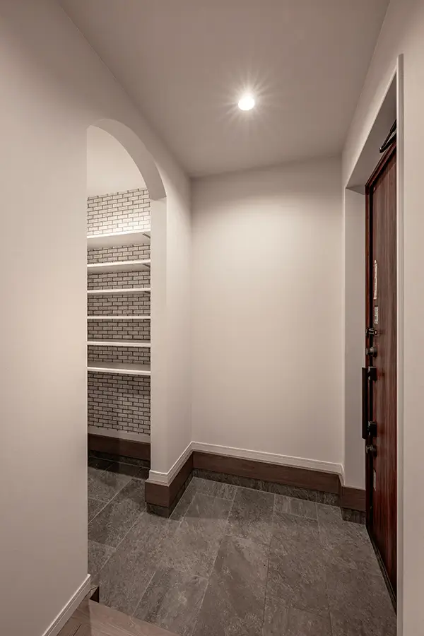 東大阪市の新築注文住宅　玄関｜7ARC施工事例