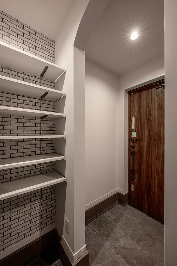 東大阪市の新築注文住宅　玄関｜7ARC施工事例