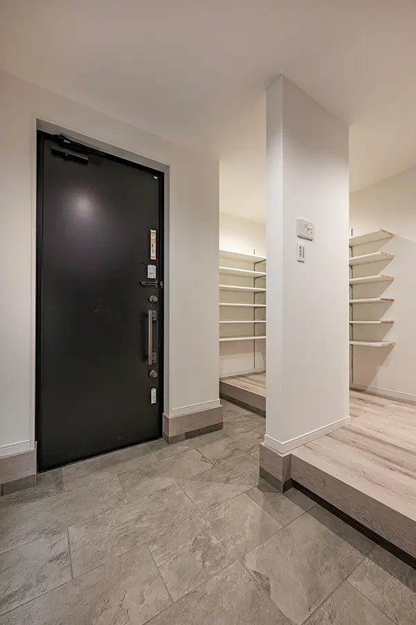 東大阪市の新築注文住宅　玄関｜7ARC施工事例