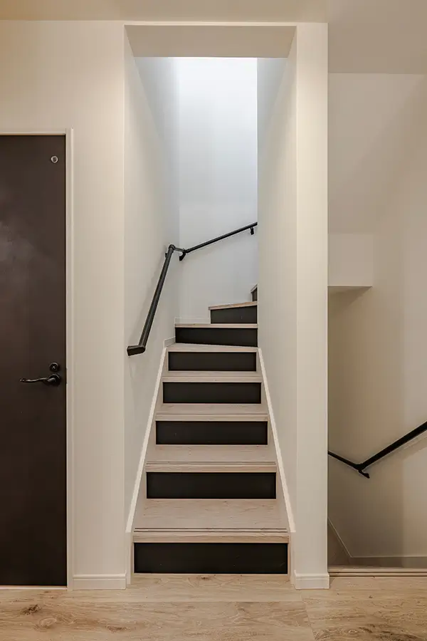 東大阪市の新築注文住宅　階段｜7ARC施工事例