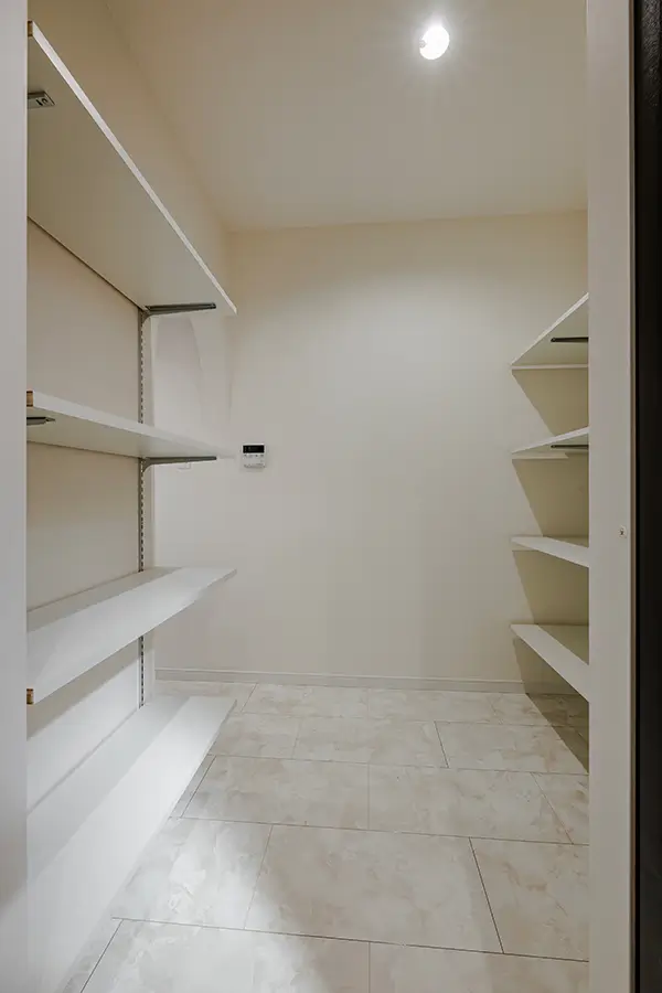 東大阪市の新築注文住宅　パントリー｜7ARC施工事例