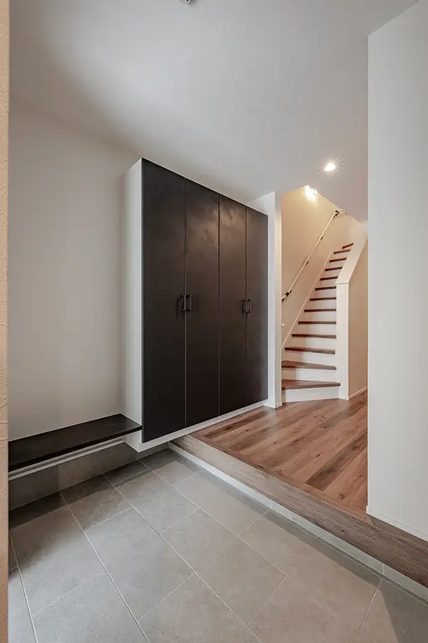 東大阪市の新築注文住宅　玄関｜7ARC（セブンアーク）施工事例